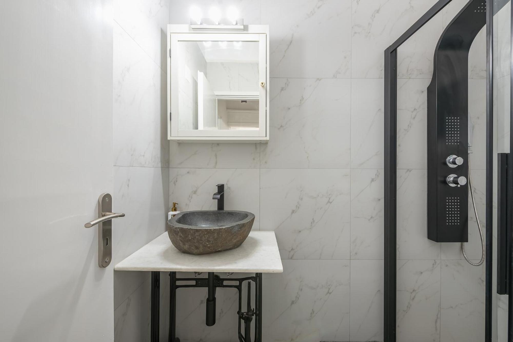 Stylish Luxury Apartment At Ampelokipi Metro Station Atenas Exterior foto